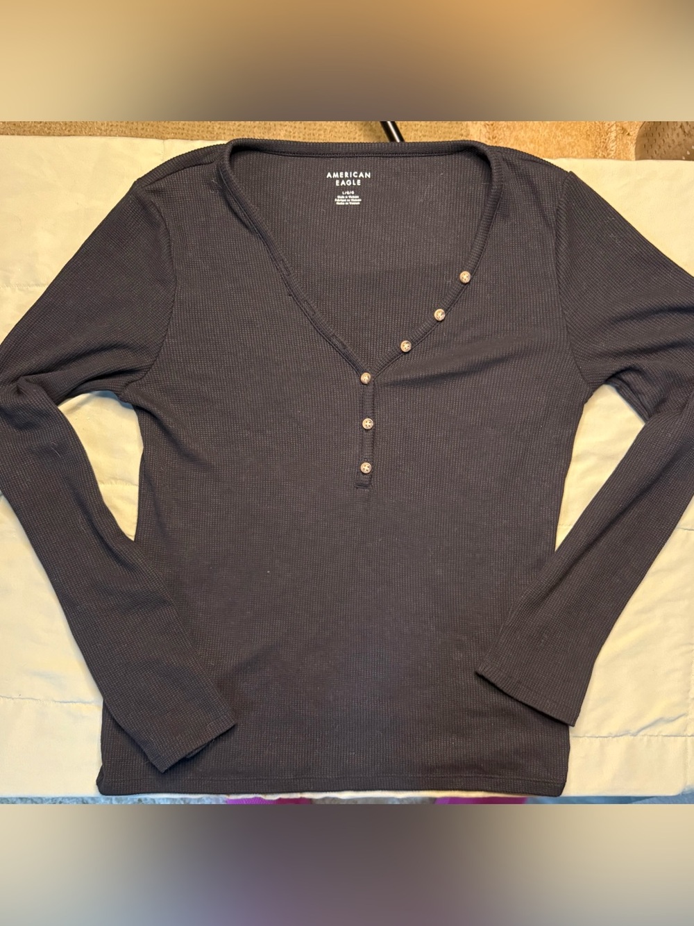 American Eagle Outfitters black Ribbed Long Sleeve Henley Sz L cabin Elena layer
